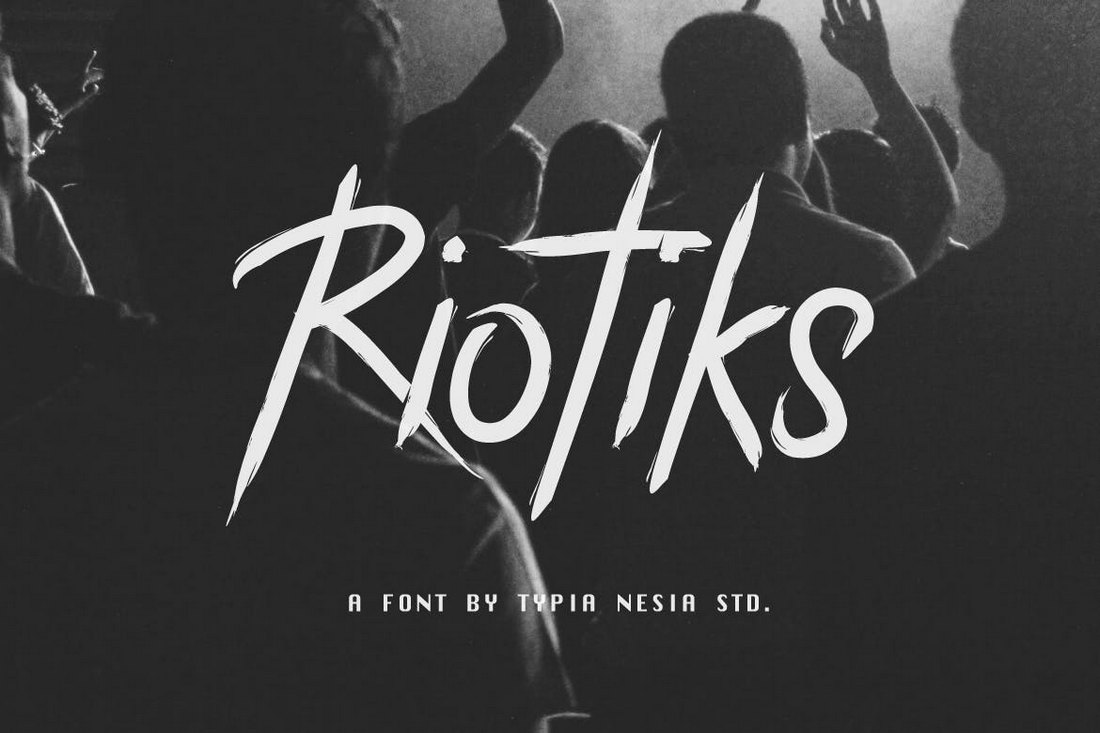 Riotiks - Brush Font