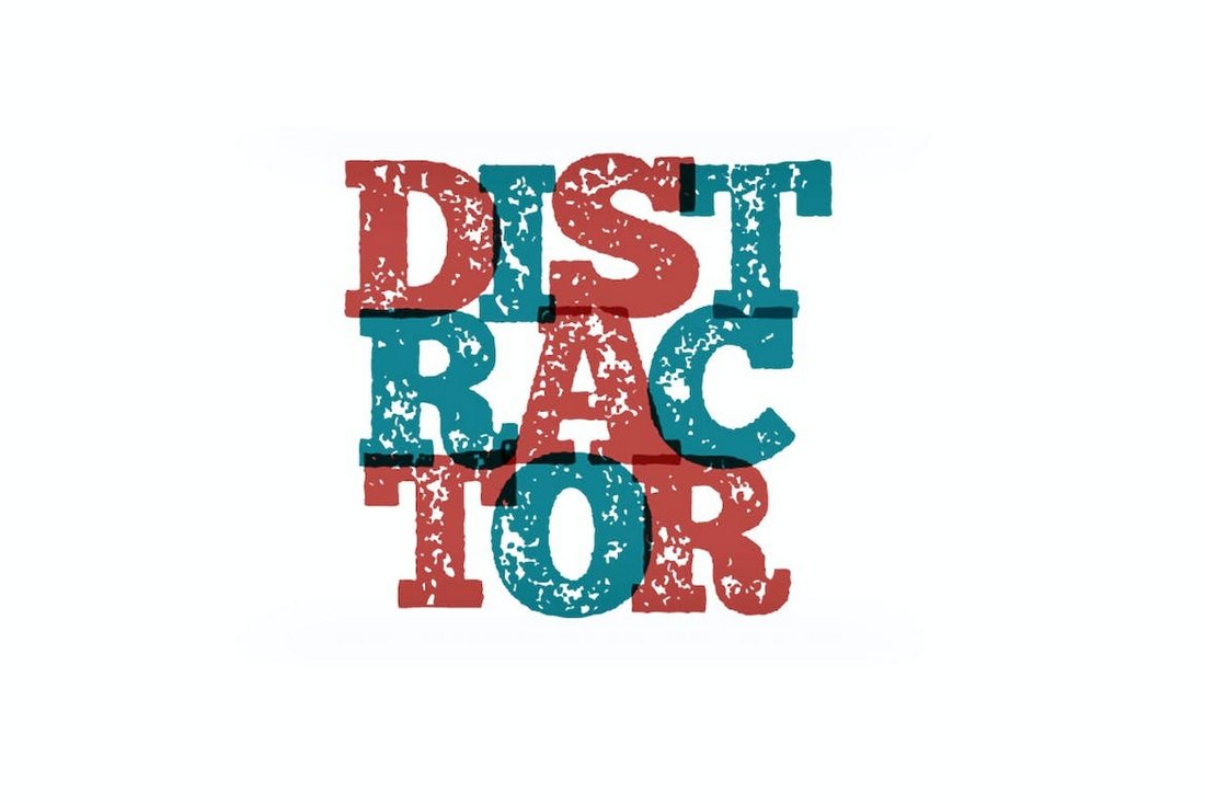 Disctactor - Distressed Serif Font