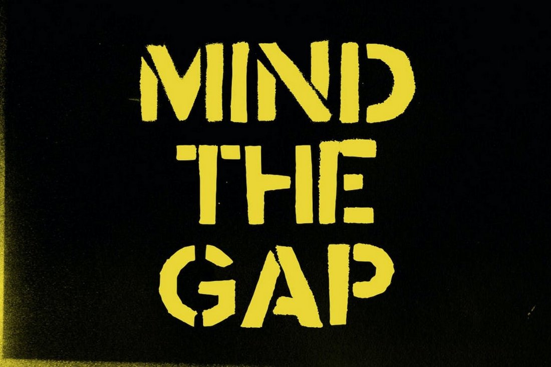 Mind the Gap - Distressed Stencil Font